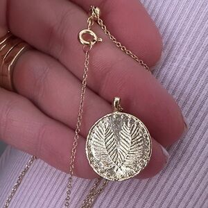 Gorjana Elegant Gold palm coin  Pendant Necklace